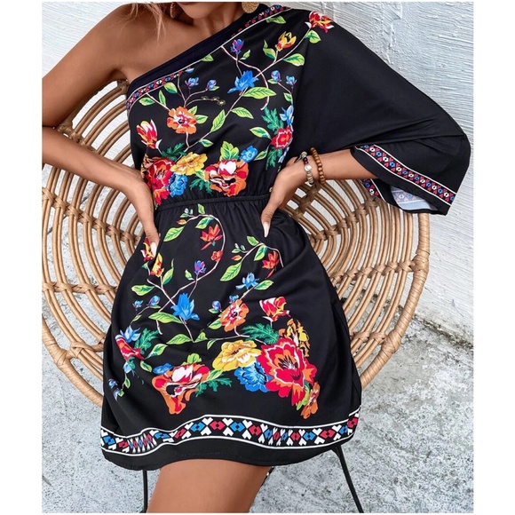 Bohemian Floral Print One Shoulder Dress - Picture 3 of 10